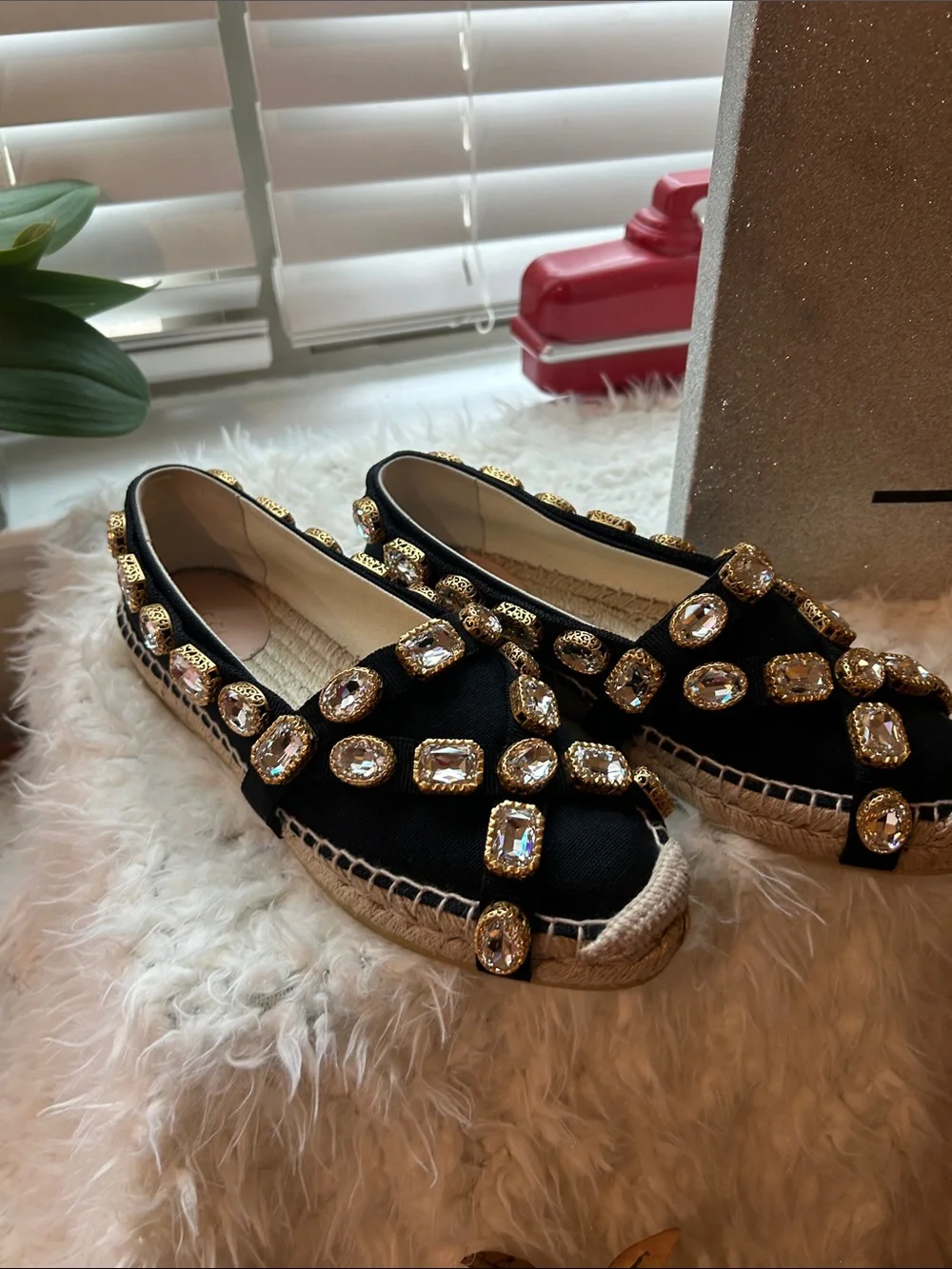 Gucci slip on